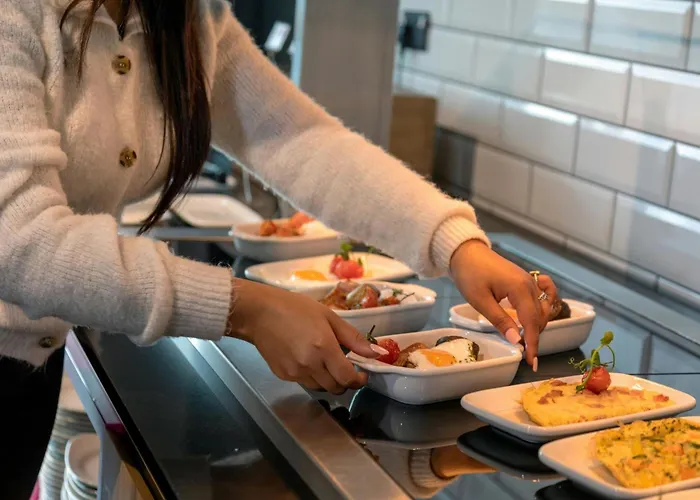 Aloft Отель 4*